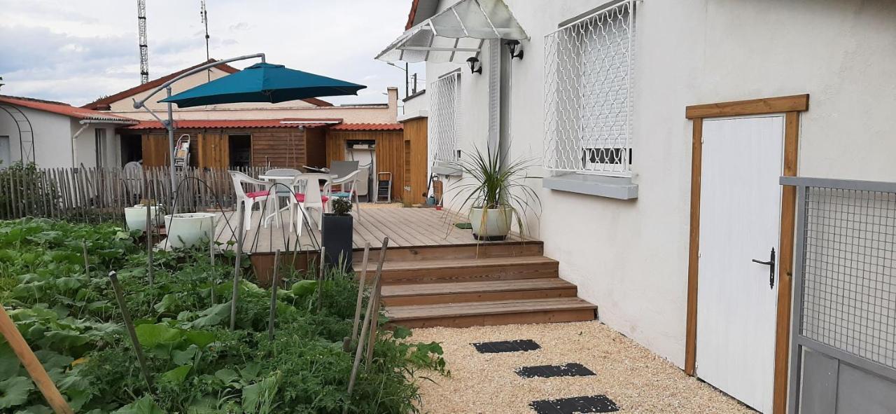 Maison ville agréable Riorges Extérieur photo